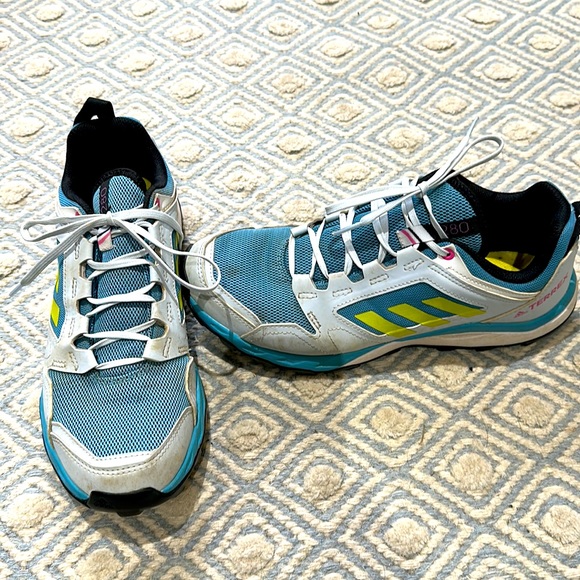 Adidas Terrex trail running shoes size 9.5 excellent condition! - Picture 1 of 6